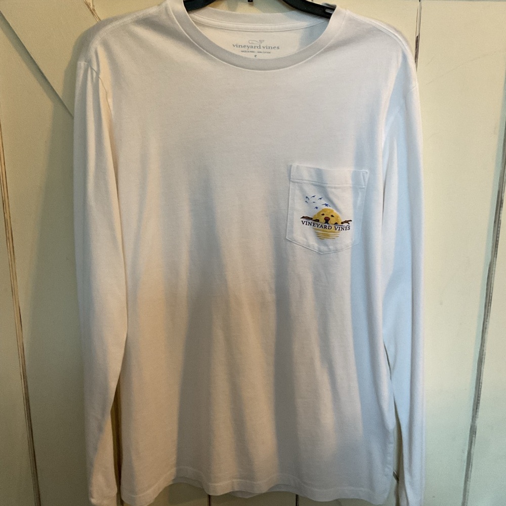 Vineyard Vines Men’s 
Long Sleeve Top